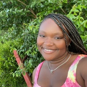 Meet your Posher, Lataylor